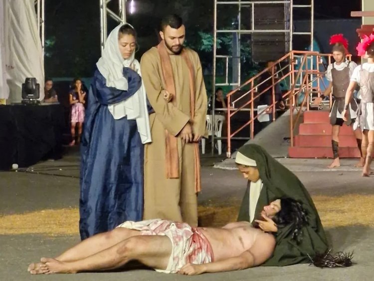 Mari revive a fé e a emoção com encenação da Paixão de Cristo
